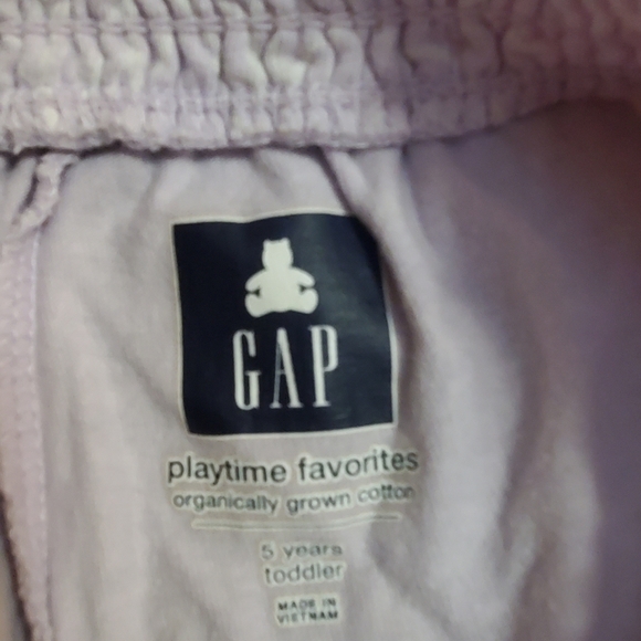 GAP Toddler Playtime Shorts - Picture 3 of 3
